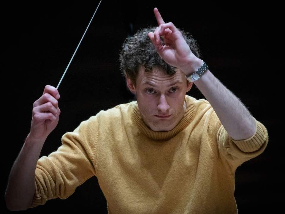 Clément Nonciaux conducting.