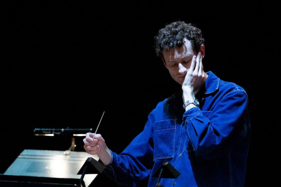 Clément Nonciaux conducting.
